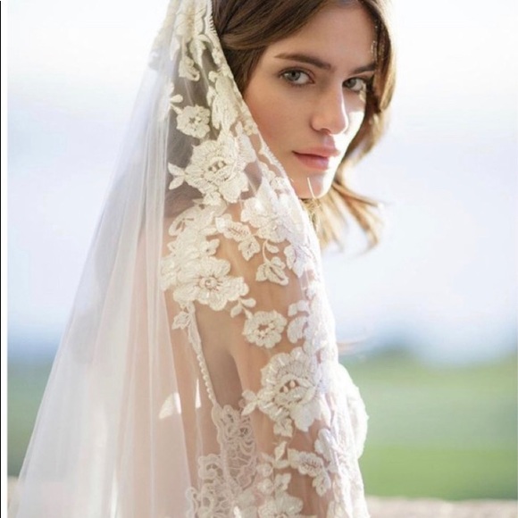 Brides & Hairpins Florentine 108” cathedral Veil main image 7